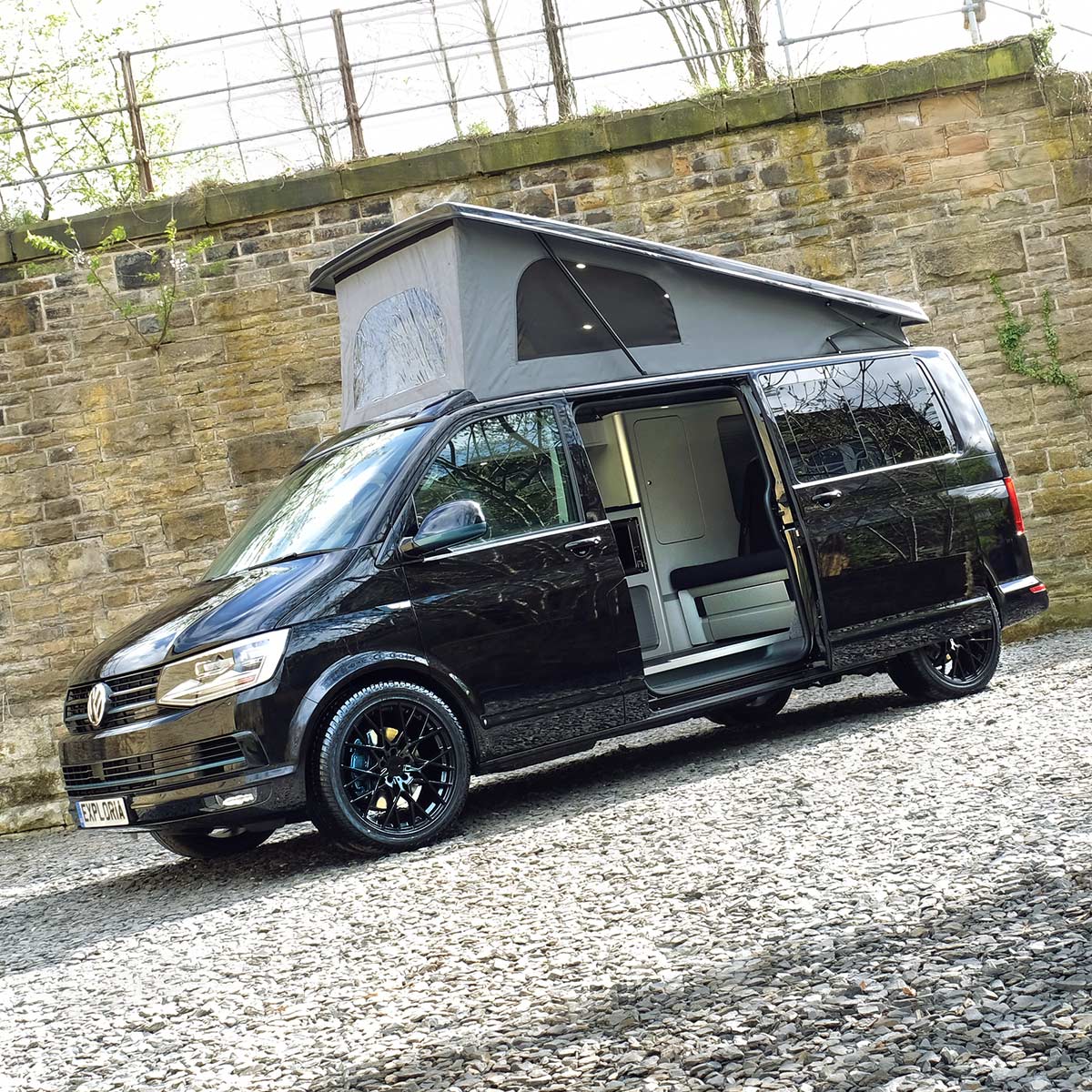 VW T4 Caravelle - An RV with Solar Energy and Space for Small Families