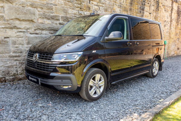 VW T6.1 T32 - DSG - SWB Kombi - Metallic Black