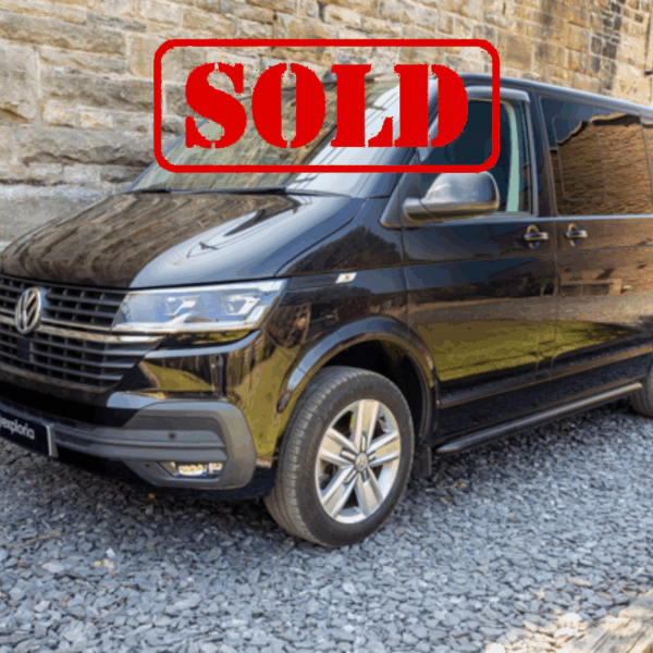 VW T6.1 T32 - DSG - SWB Kombi - Metallic Black