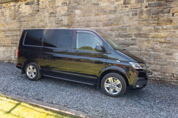 VW T6.1 T32 - DSG - SWB Kombi - Metallic Black - Image 13