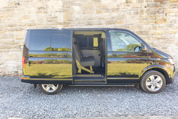 VW T6.1 T32 - DSG - SWB Kombi - Metallic Black - Image 15