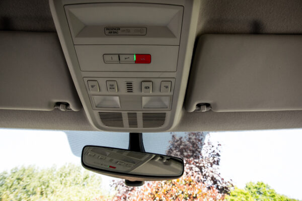 VW T6.1 T32 - DSG - SWB Kombi - Metallic Black - Image 29