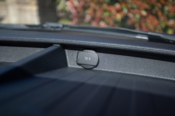 VW T6.1 T32 - DSG - SWB Kombi - Metallic Black - Image 32