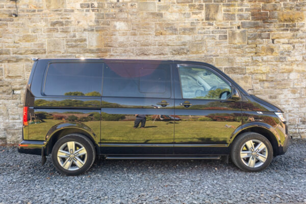 VW T6.1 T32 - DSG - SWB Kombi - Metallic Black - Image 10