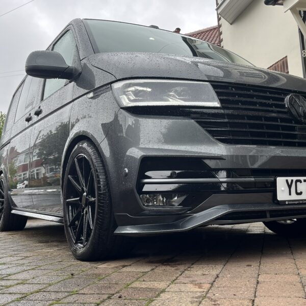 VW Transporter – T6.1 SWB – Kombi – 204 DSG - ABT Styling - Exploria Line Out