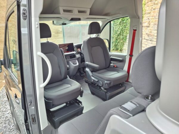 MAN TGE 3.180 - 4X2 - Lion XS - LWB - Kombi - 5 Seater - Indium GREY - 180 BHP - BRAND NEW - Image 19