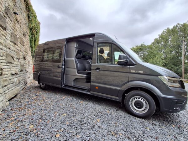 MAN TGE 3.180 - 4X2 - Lion XS - LWB - Kombi - 5 Seater - Indium GREY - 180 BHP - BRAND NEW - Image 15