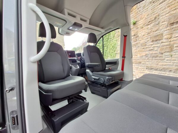 MAN TGE 3.180 - 4X2 - Lion XS - LWB - Kombi - 5 Seater - Indium GREY - 180 BHP - BRAND NEW - Image 13