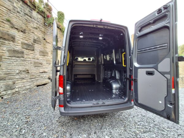 MAN TGE 3.180 - 4X2 - Lion XS - LWB - Kombi - 5 Seater - Indium GREY - 180 BHP - BRAND NEW - Image 9