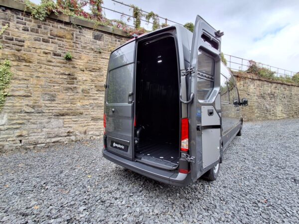 MAN TGE 3.180 - 4X2 - Lion XS - LWB - Kombi - 5 Seater - Indium GREY - 180 BHP - BRAND NEW - Image 8