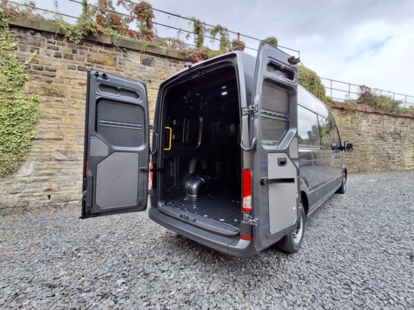 MAN TGE 3.180 - 4X2 - Lion XS - LWB - Kombi - 5 Seater - Indium GREY - 180 BHP - BRAND NEW - Image 7