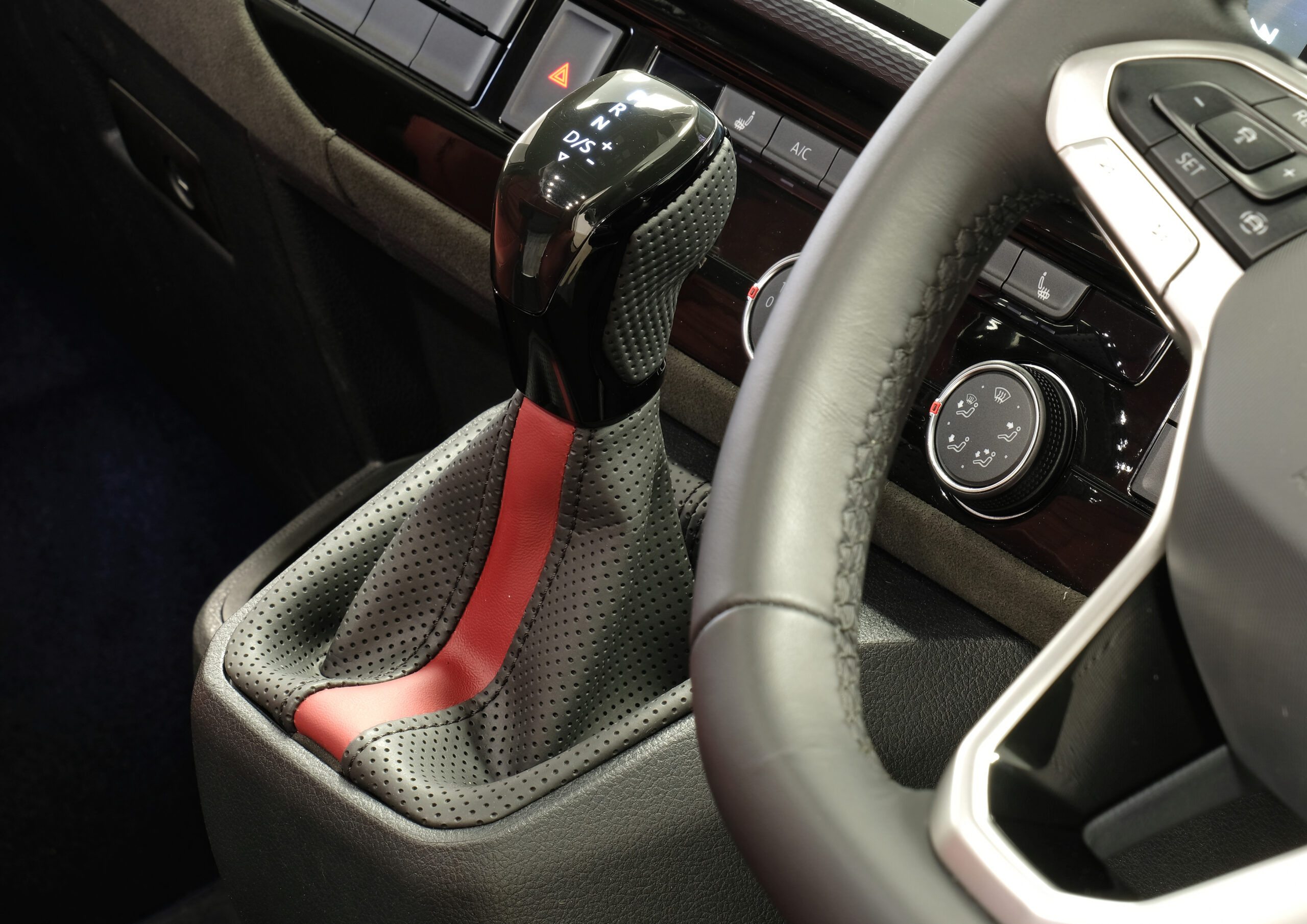 VW T6.1 – Exploria Multisport - Factory Kombi – LWB – T32 – 1 Owner - Image 18