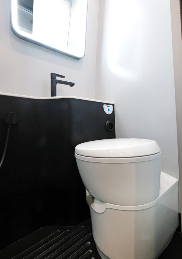 MAN TGE LWB - Multisport 68- Starlight Blue Campervan - Demo showroom Vehicle - Image 19
