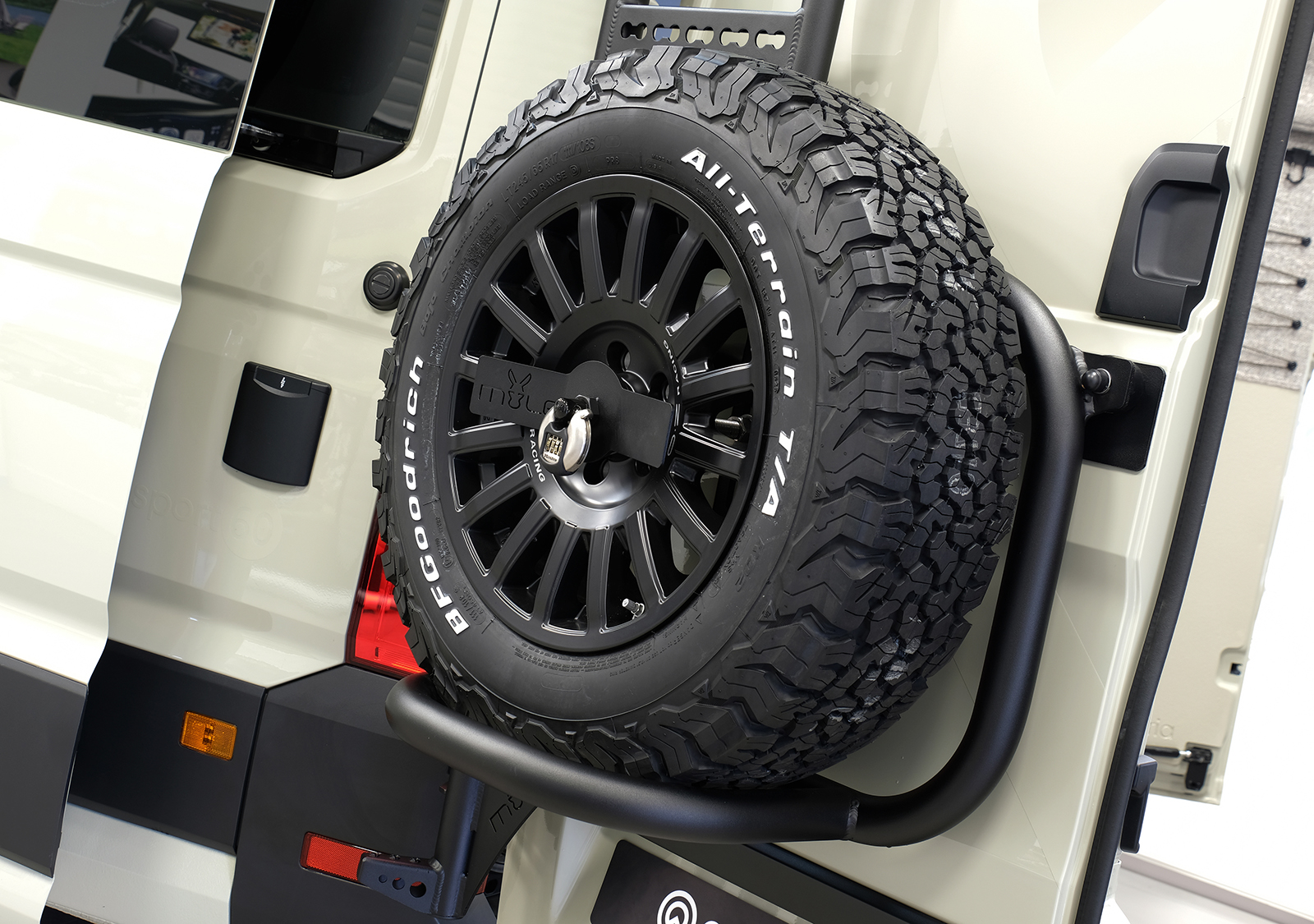 Multisport 60 - MAN TGE 3.180 –  4X4 MWB / Standard Wheelbase – Light Grey - Show Van - Image 24