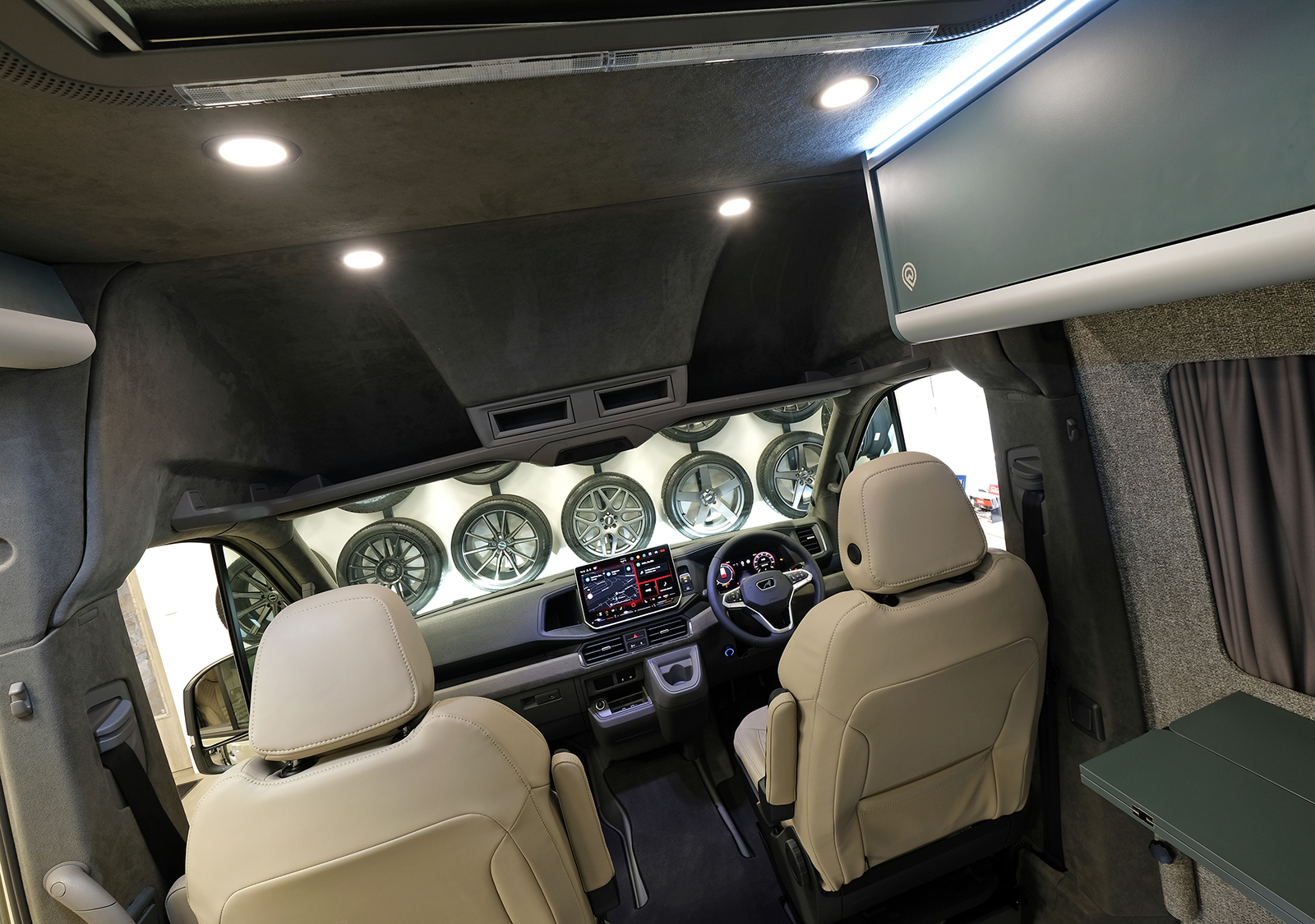 Multisport 60 - MAN TGE 3.180 –  4X4 MWB / Standard Wheelbase – Light Grey - Show Van - Image 40