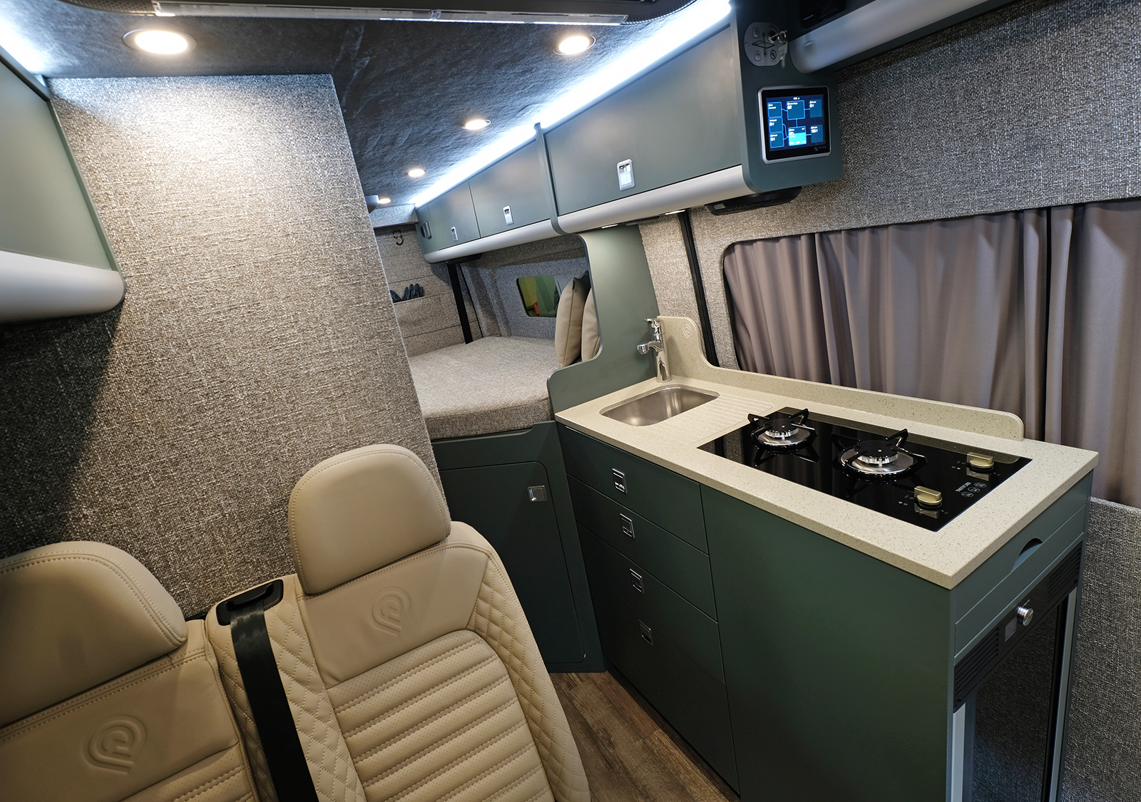 Multisport 60 - MAN TGE 3.180 –  4X4 MWB / Standard Wheelbase – Light Grey - Show Van - Image 38