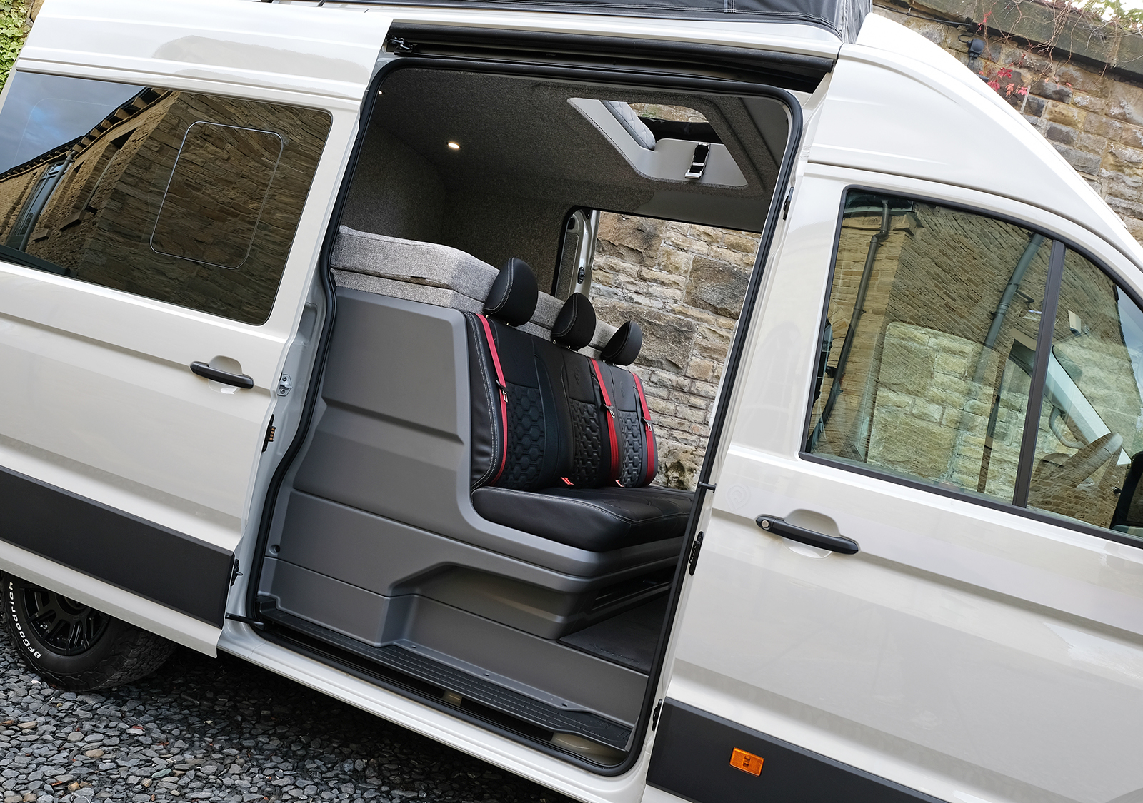 Kombi 60 - MAN TGE 3.180 –  MWB / Standard Wheelbase – Ascot Grey - Show Van - Image 8