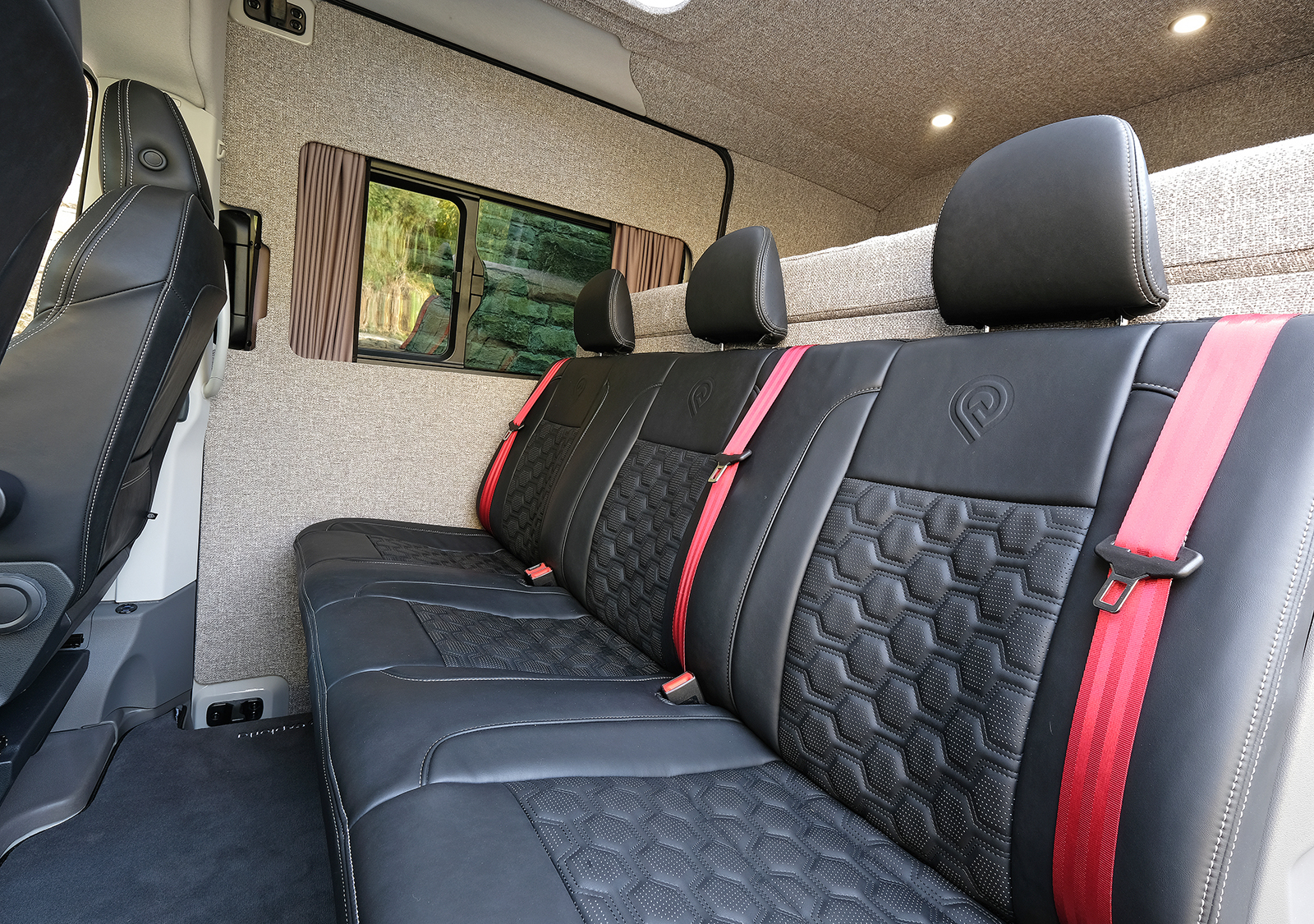 Kombi 60 - MAN TGE 3.180 –  MWB / Standard Wheelbase – Ascot Grey - Show Van - Image 17