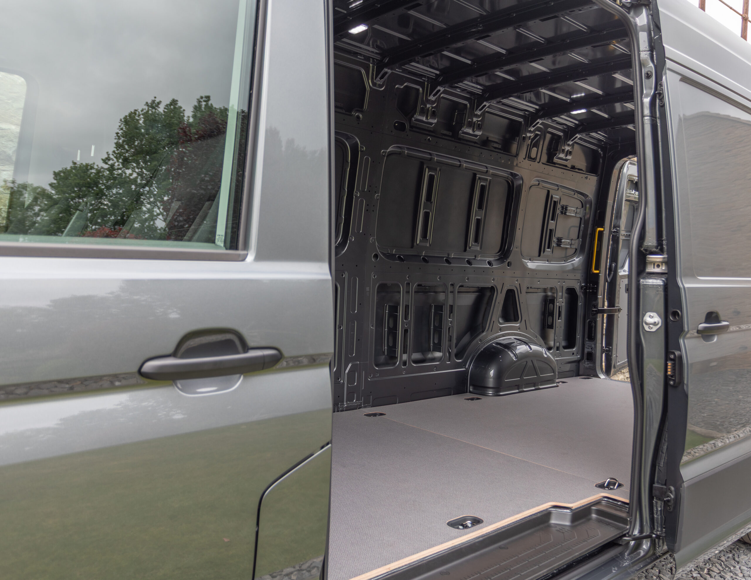 MAN TGE 3.140 – 4X2F SB – Lion XC – FWD – Long Wheel Base – Indium Grey – BRAND NEW – Business Spec - Image 5