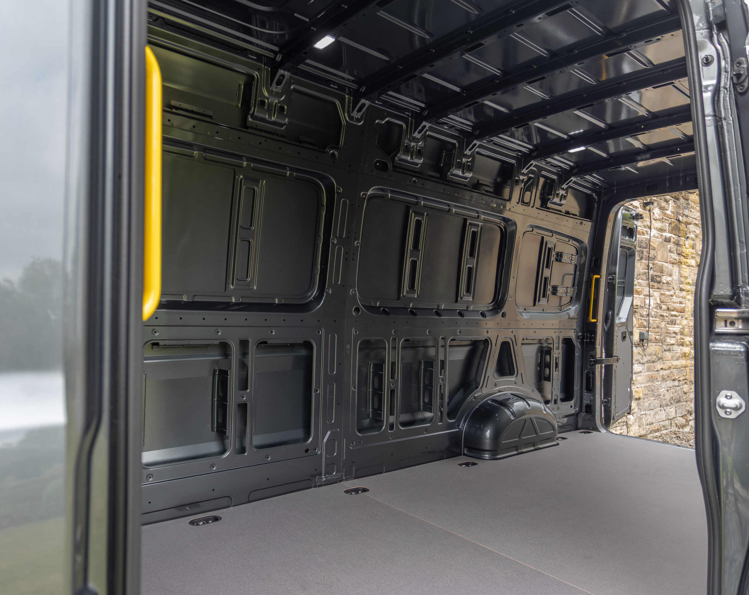 MAN TGE 3.140 – 4X2F SB – Lion XC – FWD – Long Wheel Base – Indium Grey – BRAND NEW – Business Spec - Image 6