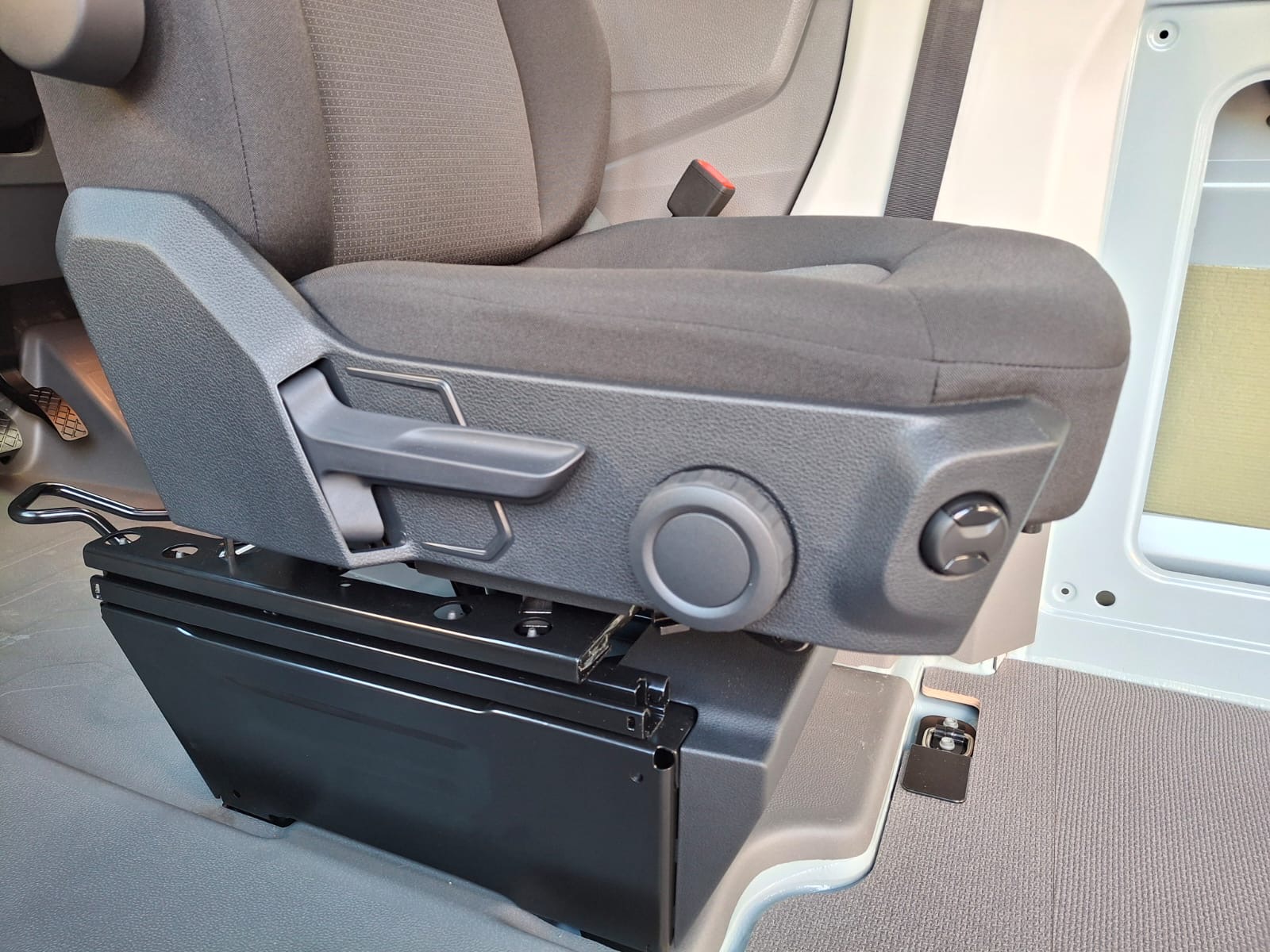 MAN TGE 3.180 – XC Auto – 4X4 MWB / Standard Wheelbase – Flannel Grey – BRAND NEW – Camper Spec! - Image 19