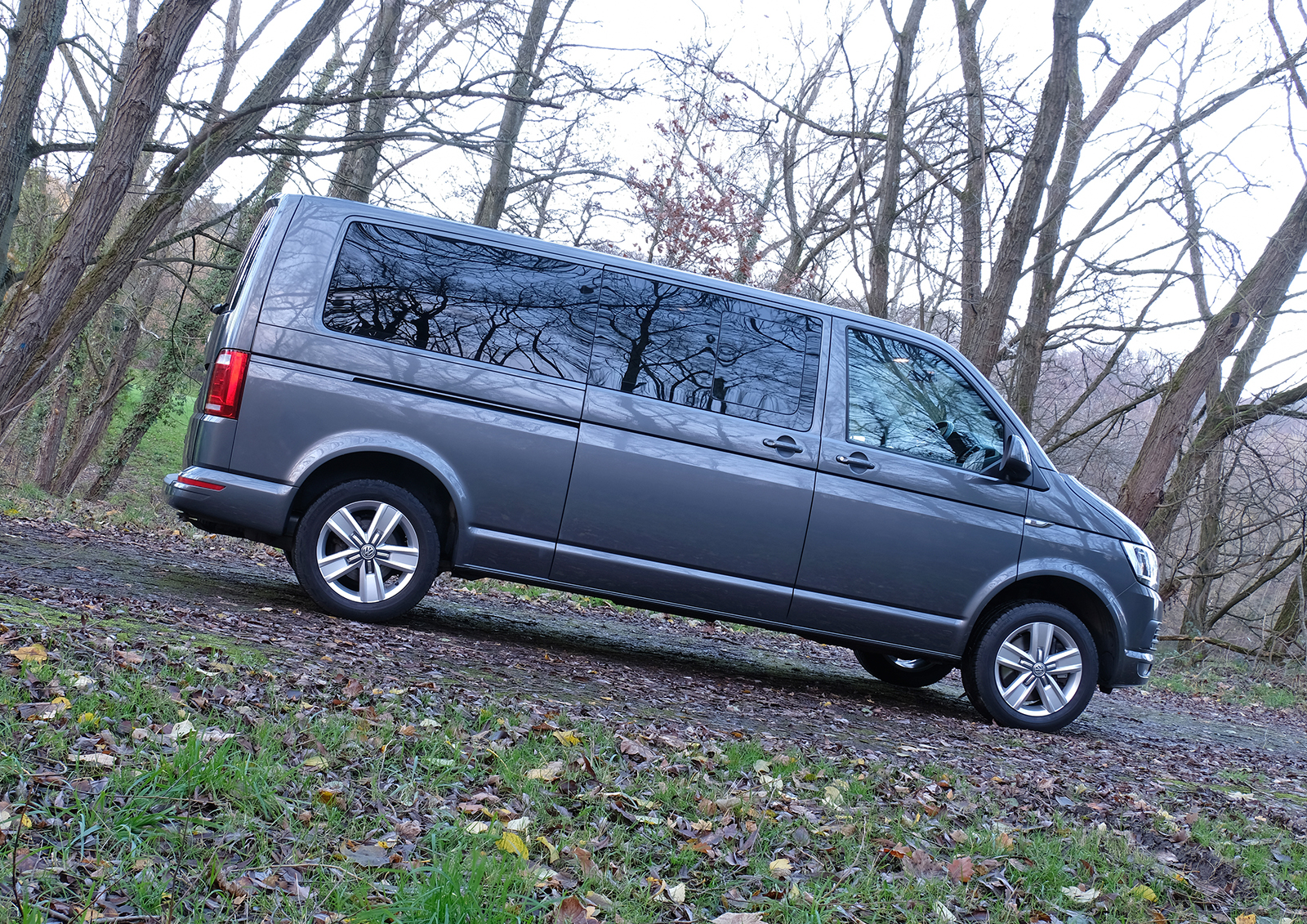 VW Caravelle - 92,550 Miles - LWB - Indian Grey - Image 7