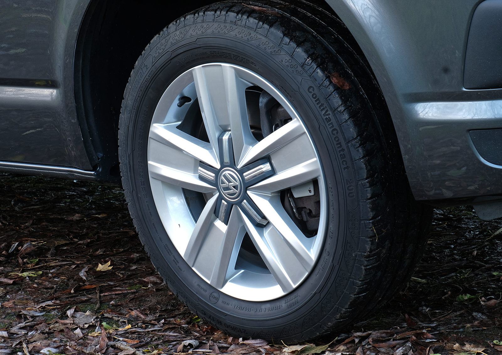 VW Caravelle - 92,550 Miles - LWB - Indian Grey - Image 13