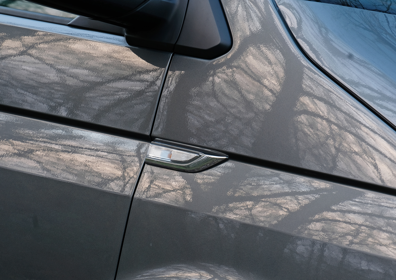 VW Caravelle - 92,550 Miles - LWB - Indian Grey - Image 11