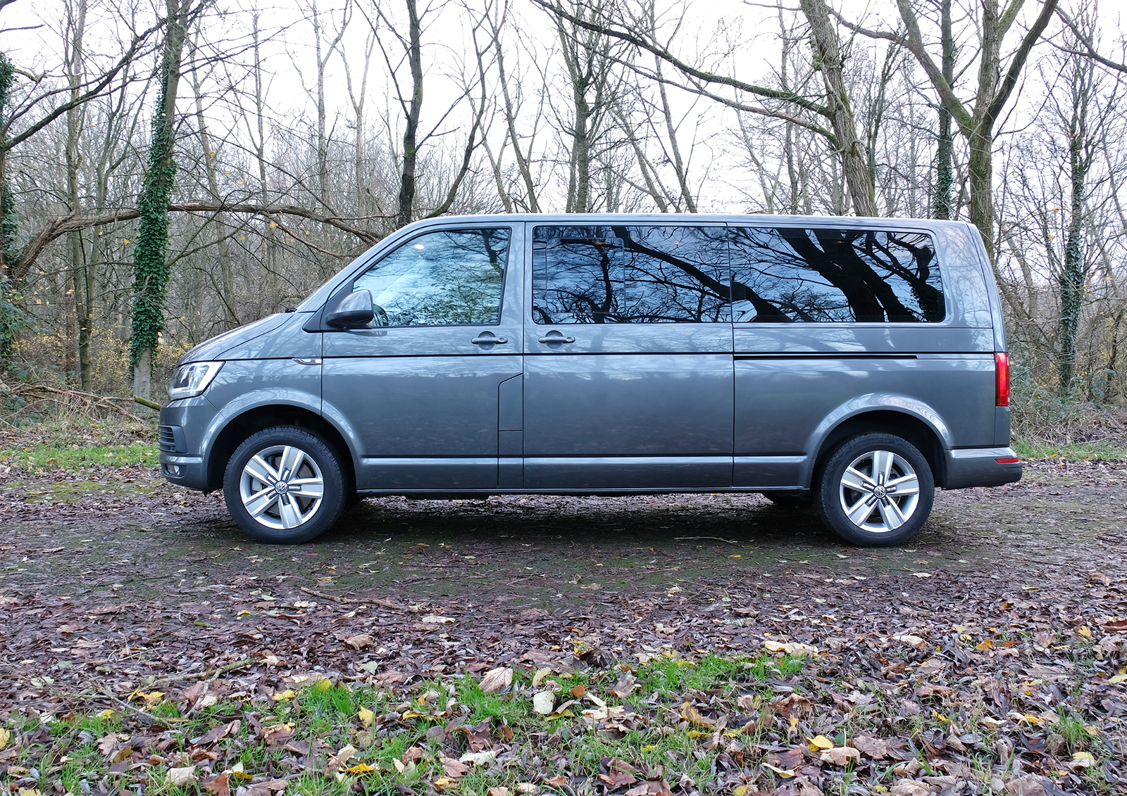 VW Caravelle - 92,550 Miles - LWB - Indian Grey - Image 4