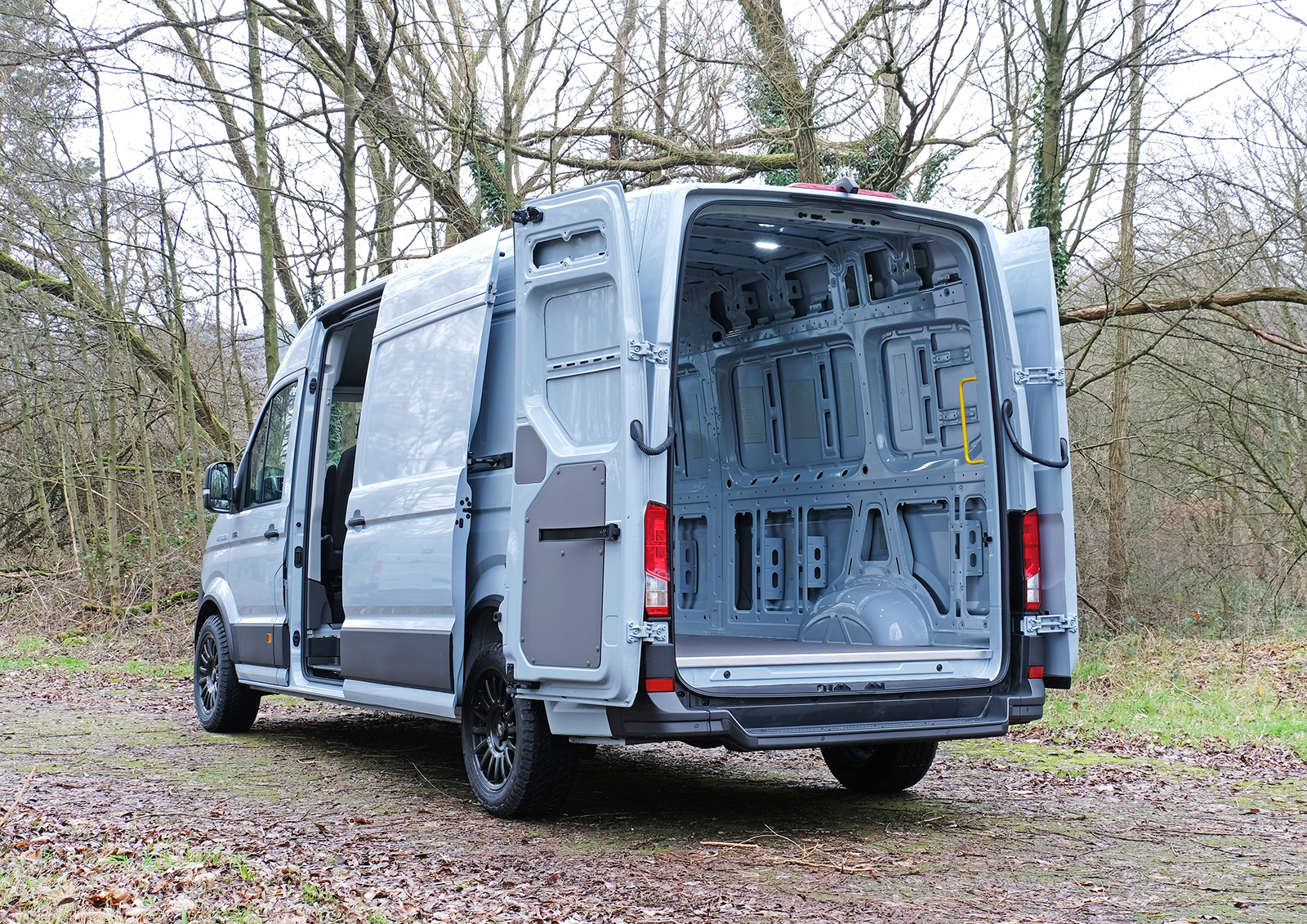 MAN TGE 3.180 – XC Auto – 4X4 LWB – More Vans on order - Please ring - Image 7