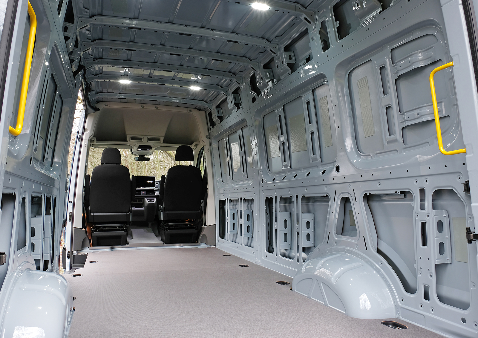 MAN TGE 3.180 – XC Auto – 4X4 LWB – More Vans on order - Please ring - Image 9