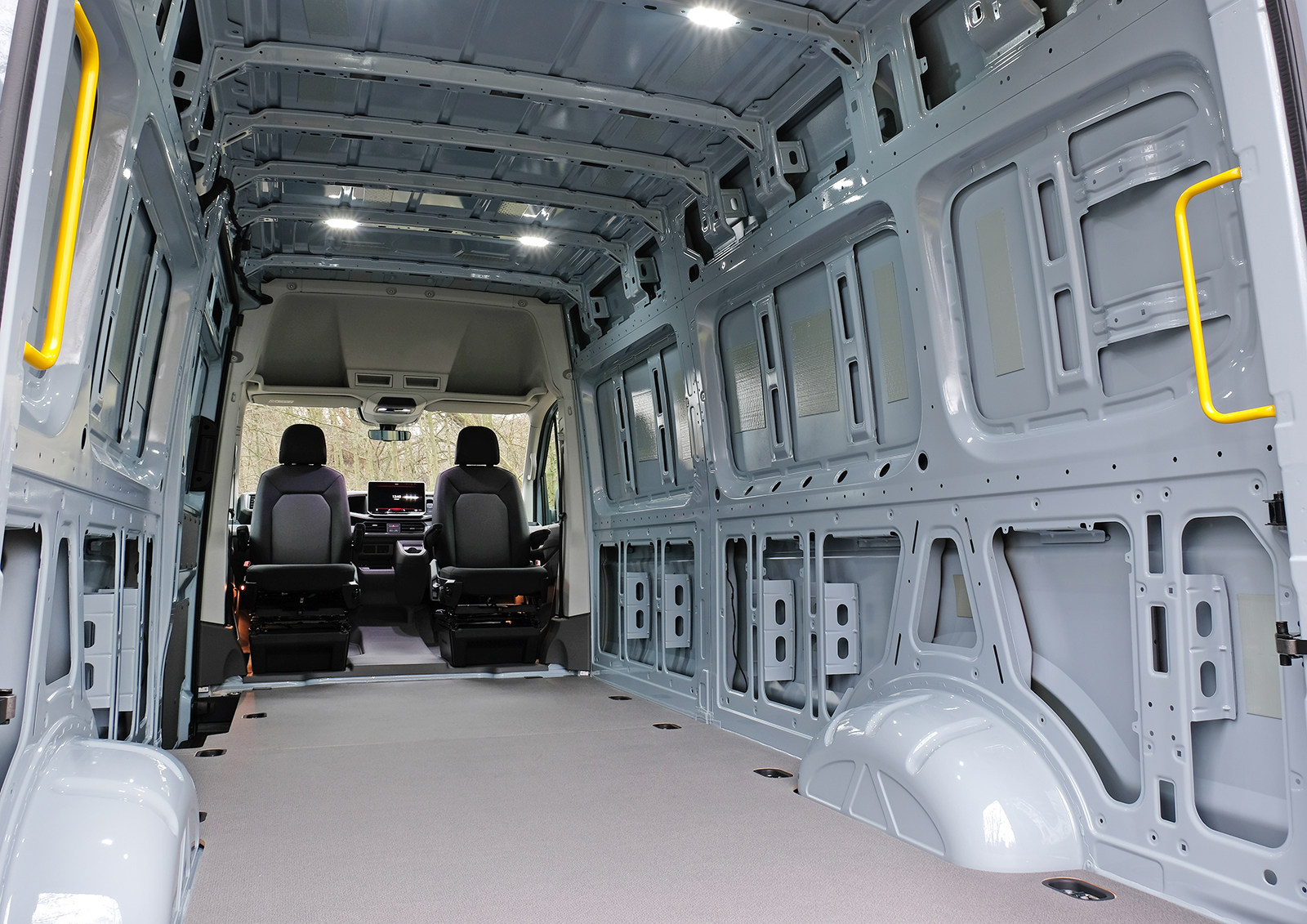 MAN TGE 3.180 – XC Auto – 4X4 LWB – More Vans on order - Please ring - Image 10