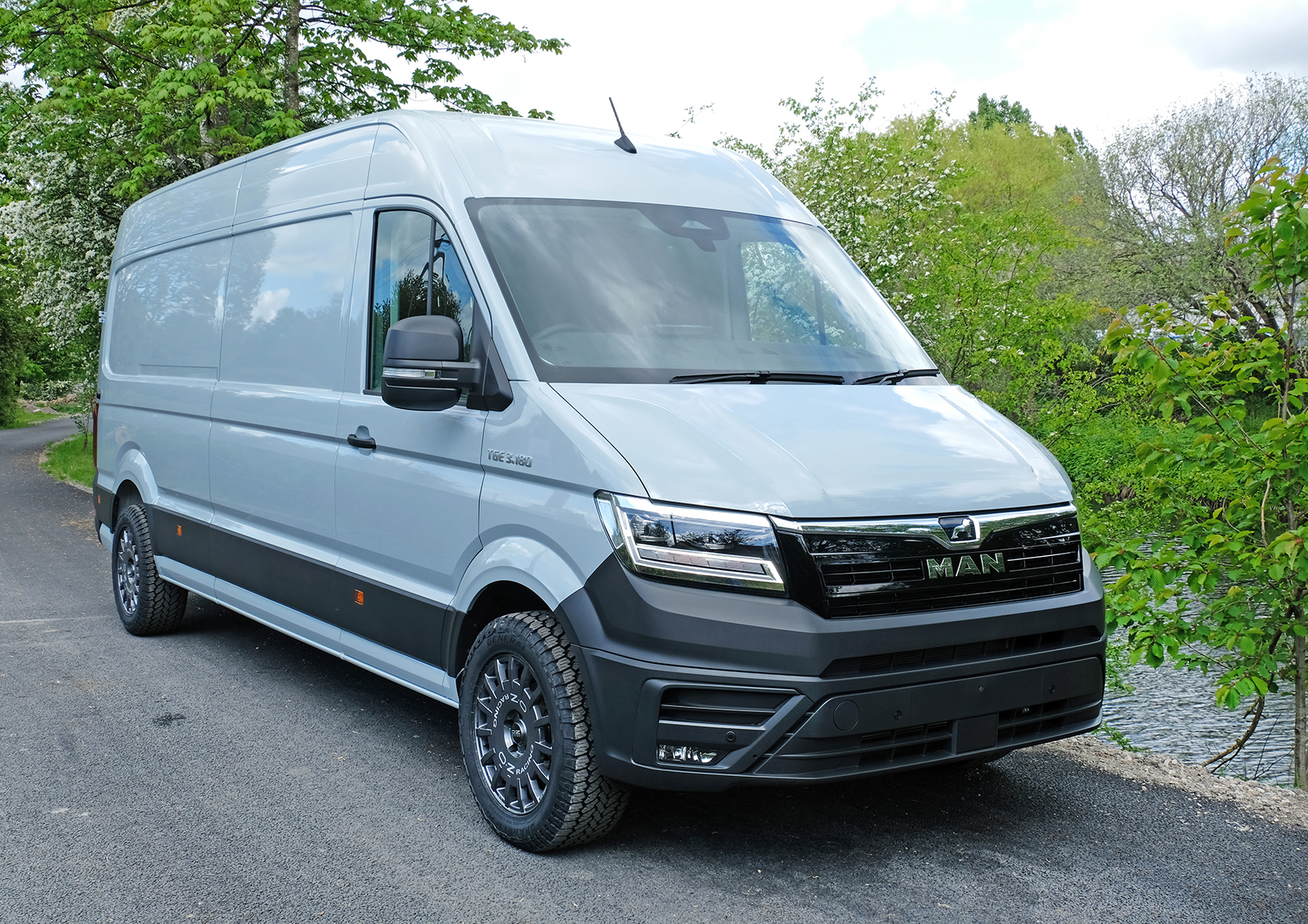 MAN TGE 3.180 – XC Auto – 2X4 LWB – Flannel Grey – BRAND NEW – Camper Spec! - Image 3