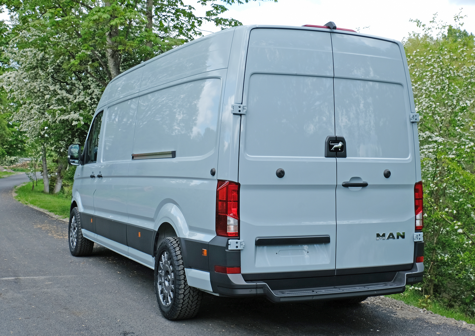 MAN TGE 3.180 – XC Auto – 2X4 LWB – Flannel Grey – BRAND NEW – Camper Spec! - Image 5