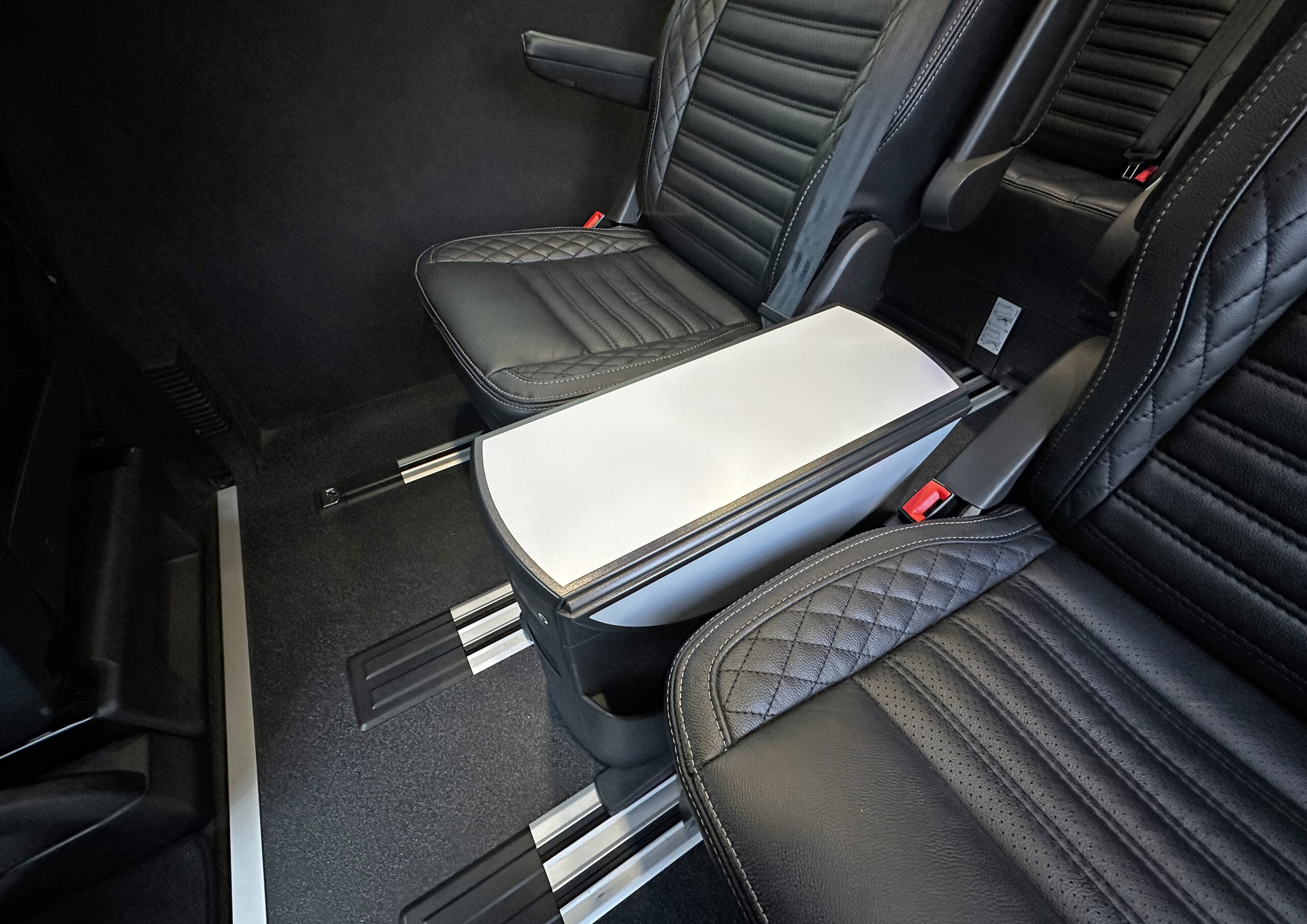 VW Transporter – T6.1 SWB – Caravelle Conversion – DSG - ABT Styling - 4 Motion - Image 8