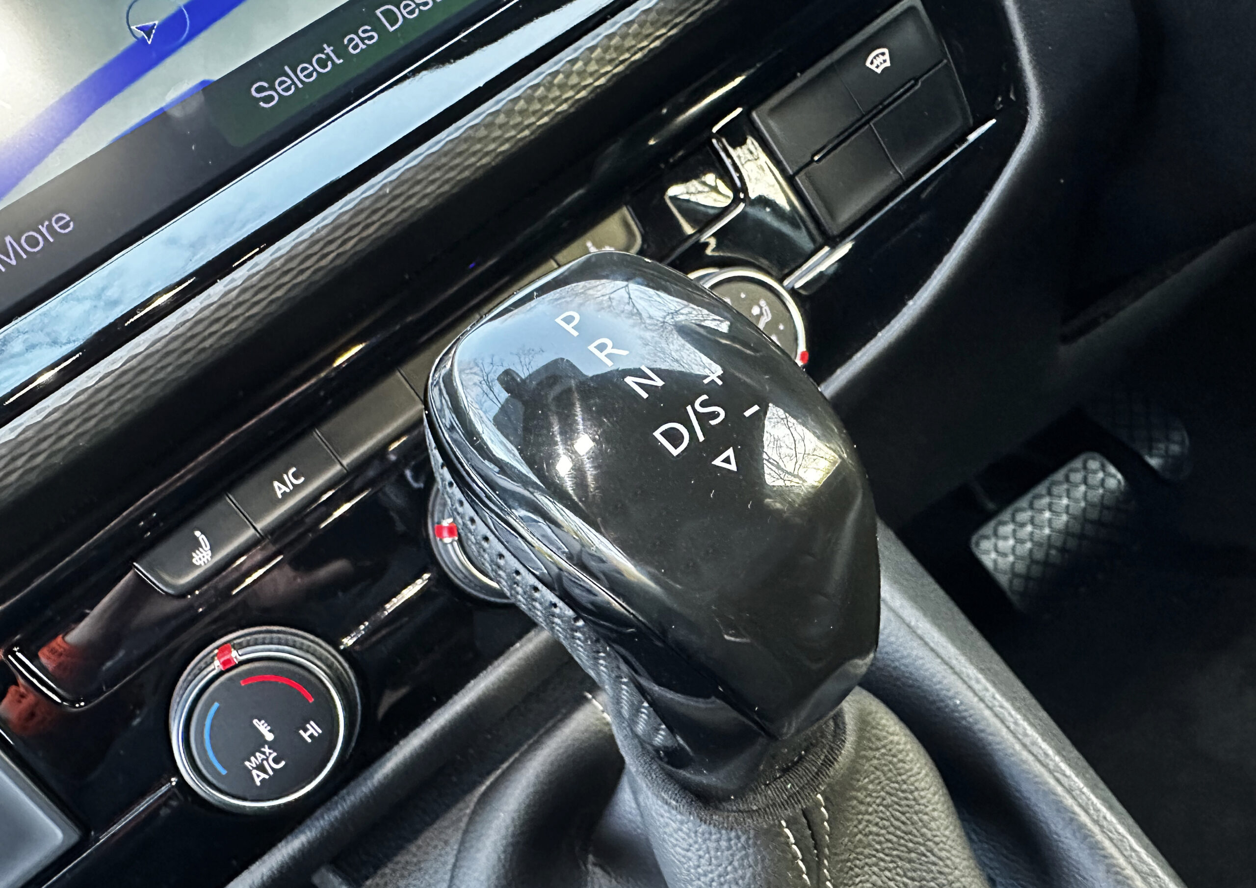 VW Transporter – T6.1 SWB – Caravelle Conversion – DSG - ABT Styling - 4 Motion - Image 4