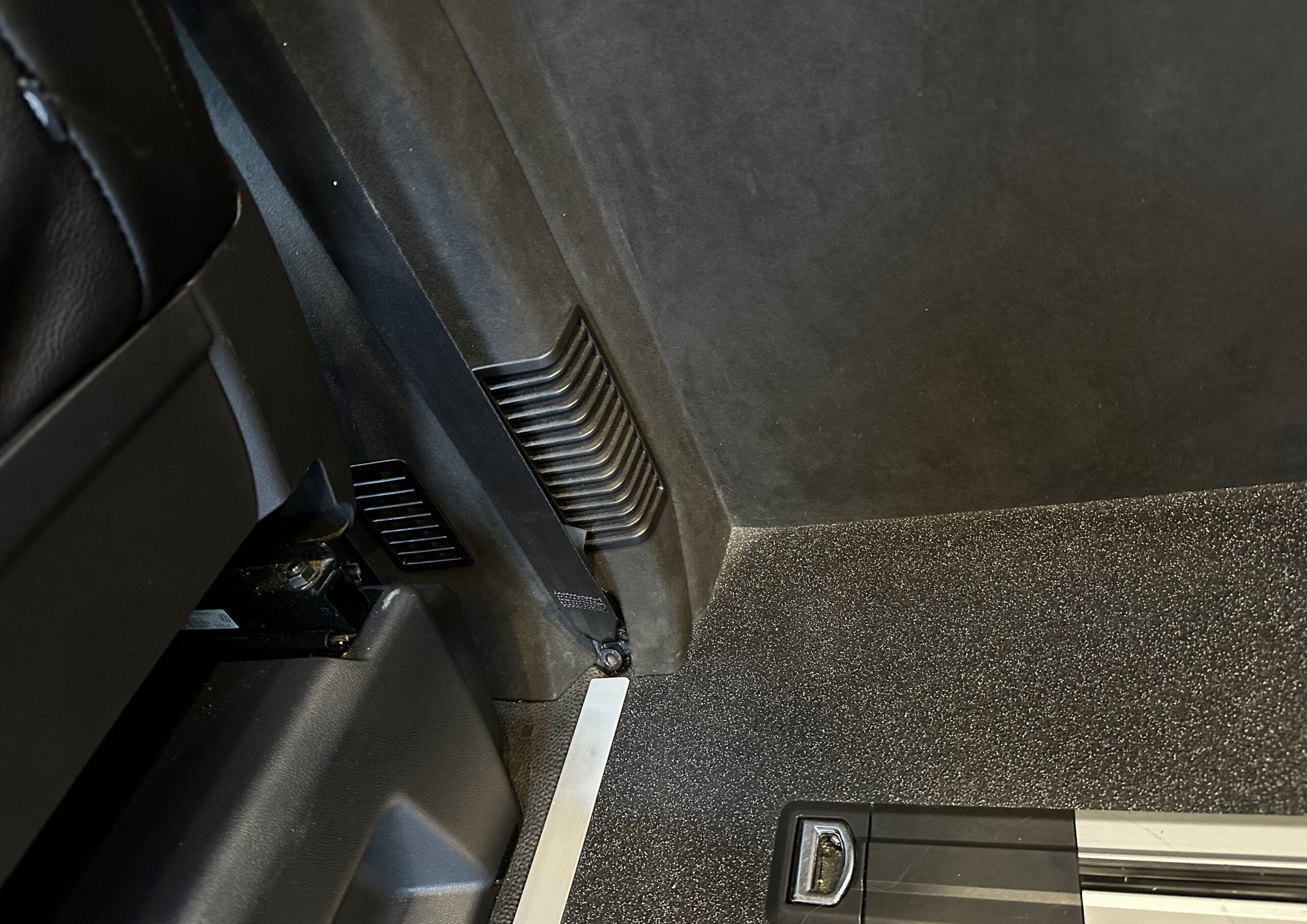 VW Transporter – T6.1 SWB – Caravelle Conversion – DSG - ABT Styling - 4 Motion - Image 45