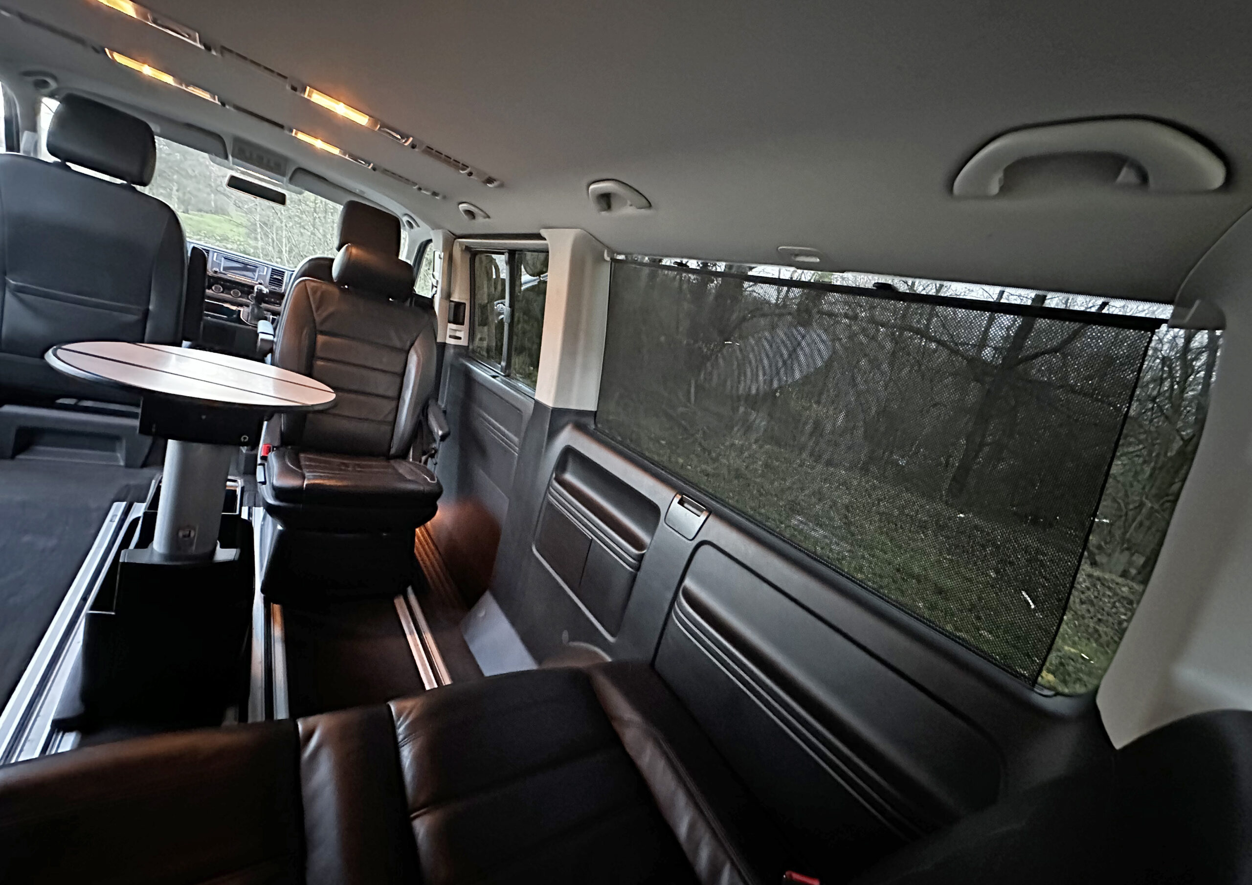 VW Caravelle - 92,550 Miles - LWB - Indian Grey - Image 20