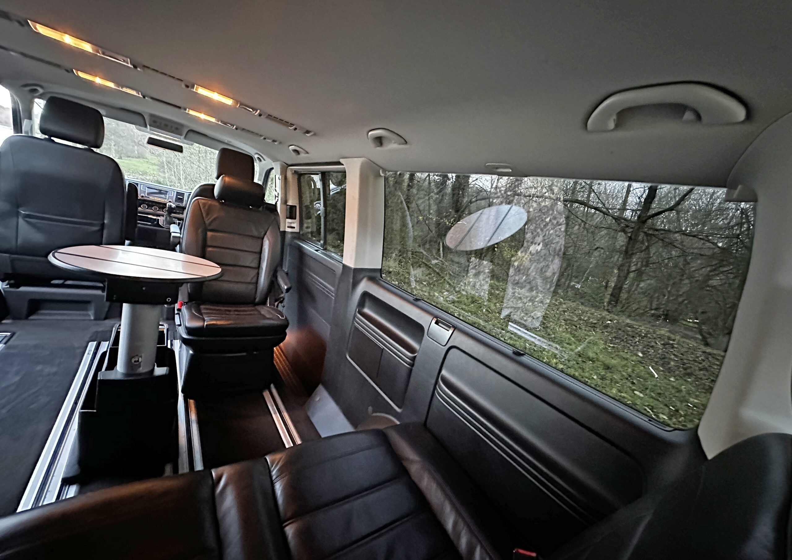 VW Caravelle - 92,550 Miles - LWB - Indian Grey - Image 21