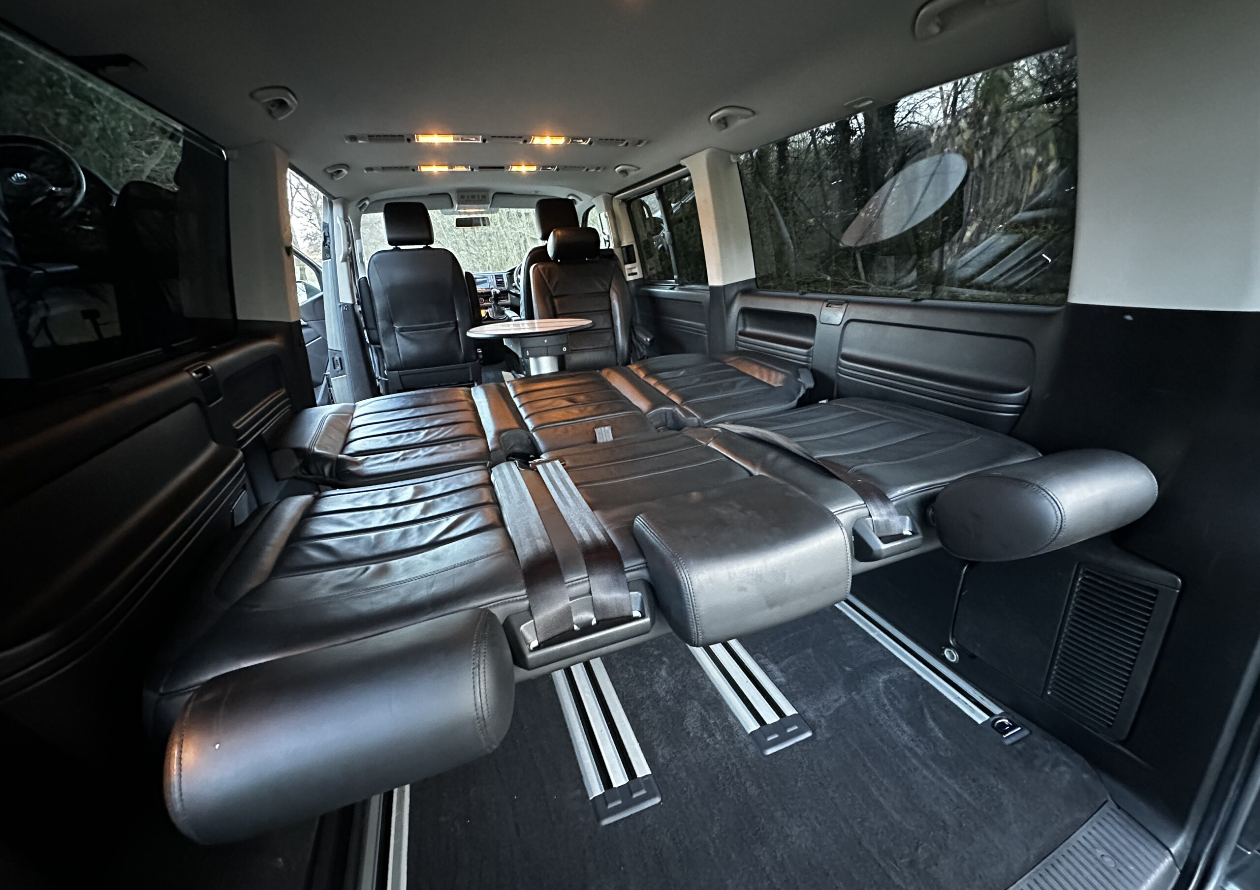 VW Caravelle - 92,550 Miles - LWB - Indian Grey - Image 22