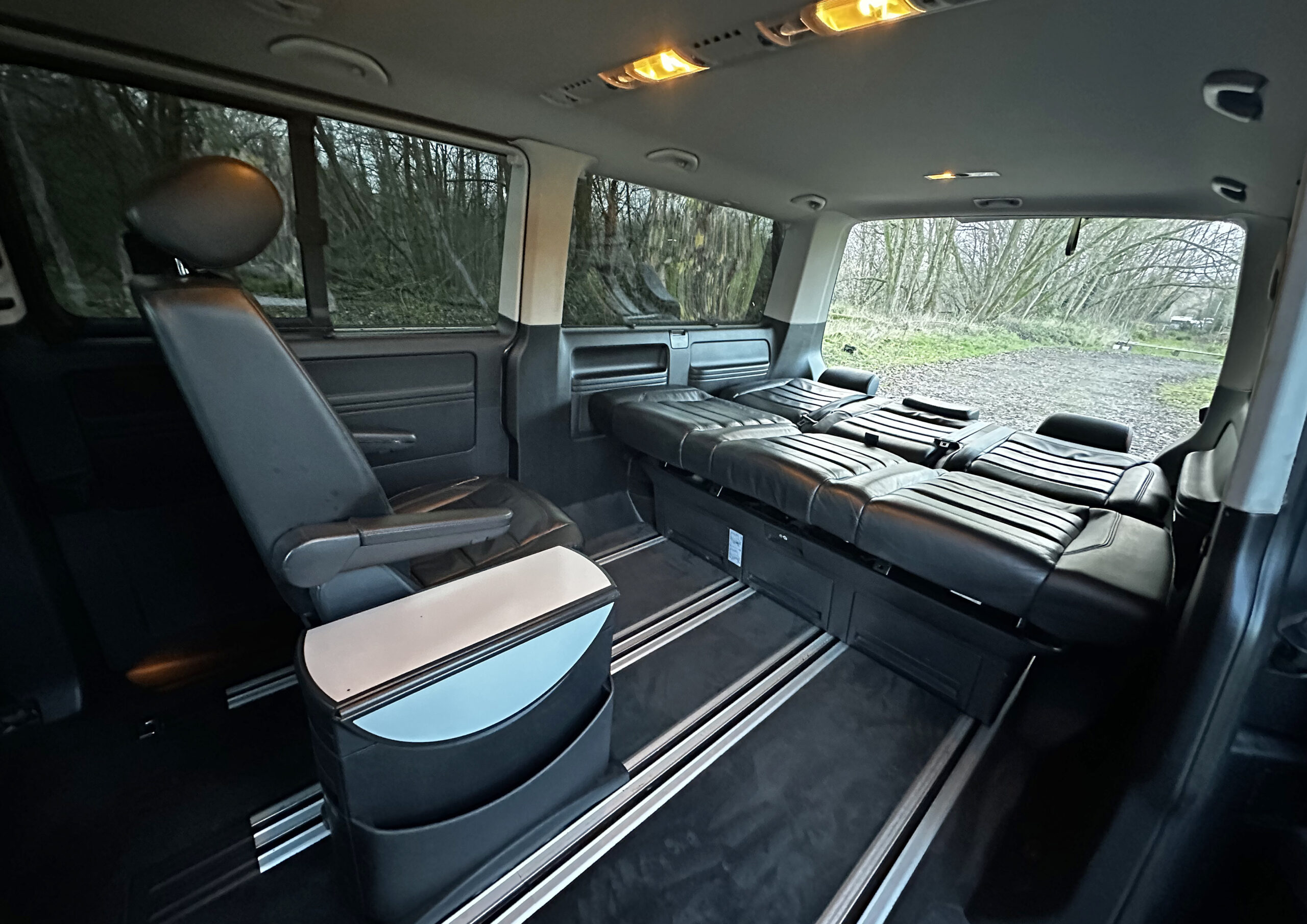 VW Caravelle - 92,550 Miles - LWB - Indian Grey - Image 24