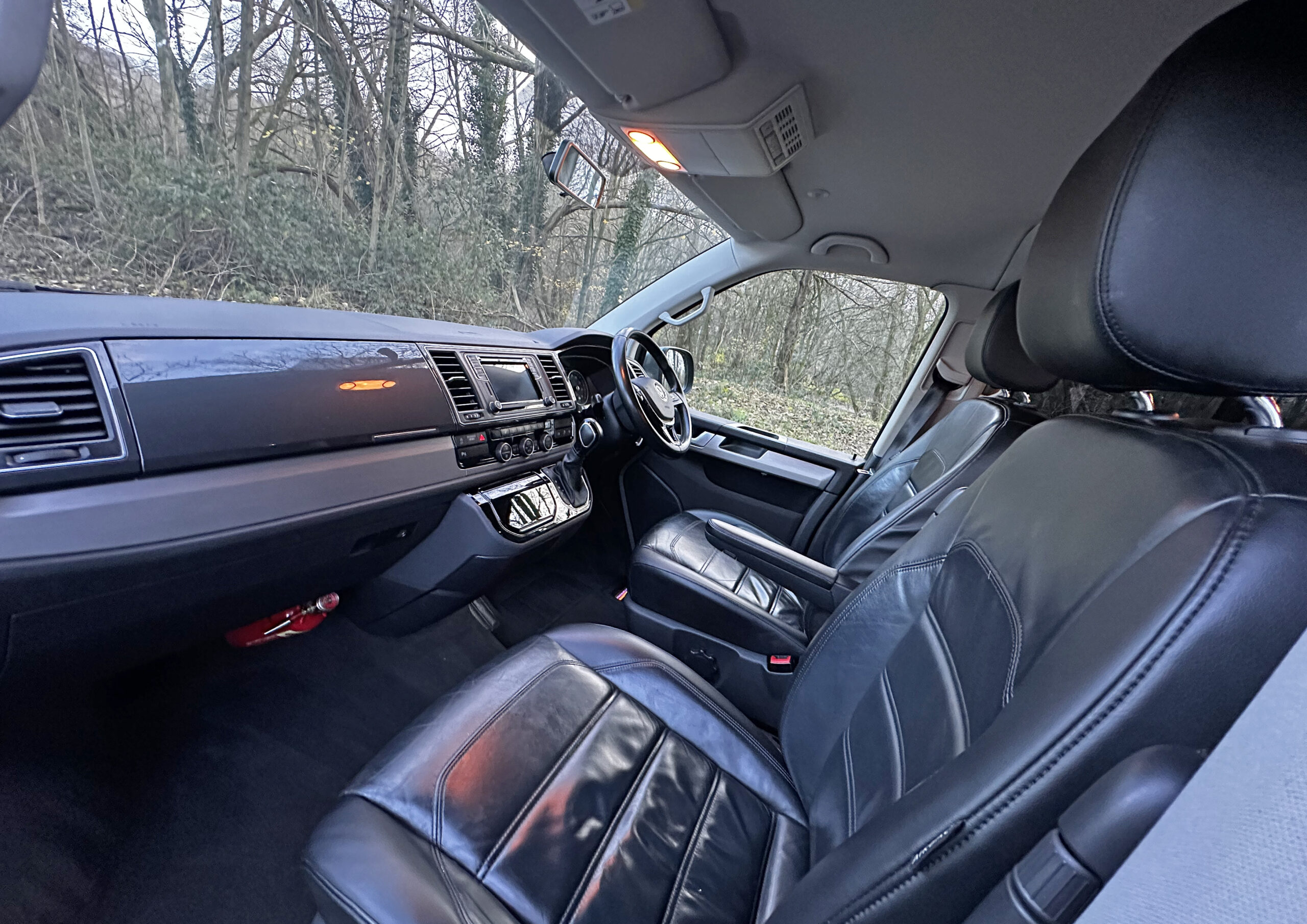 VW Caravelle - 92,550 Miles - LWB - Indian Grey - Image 27