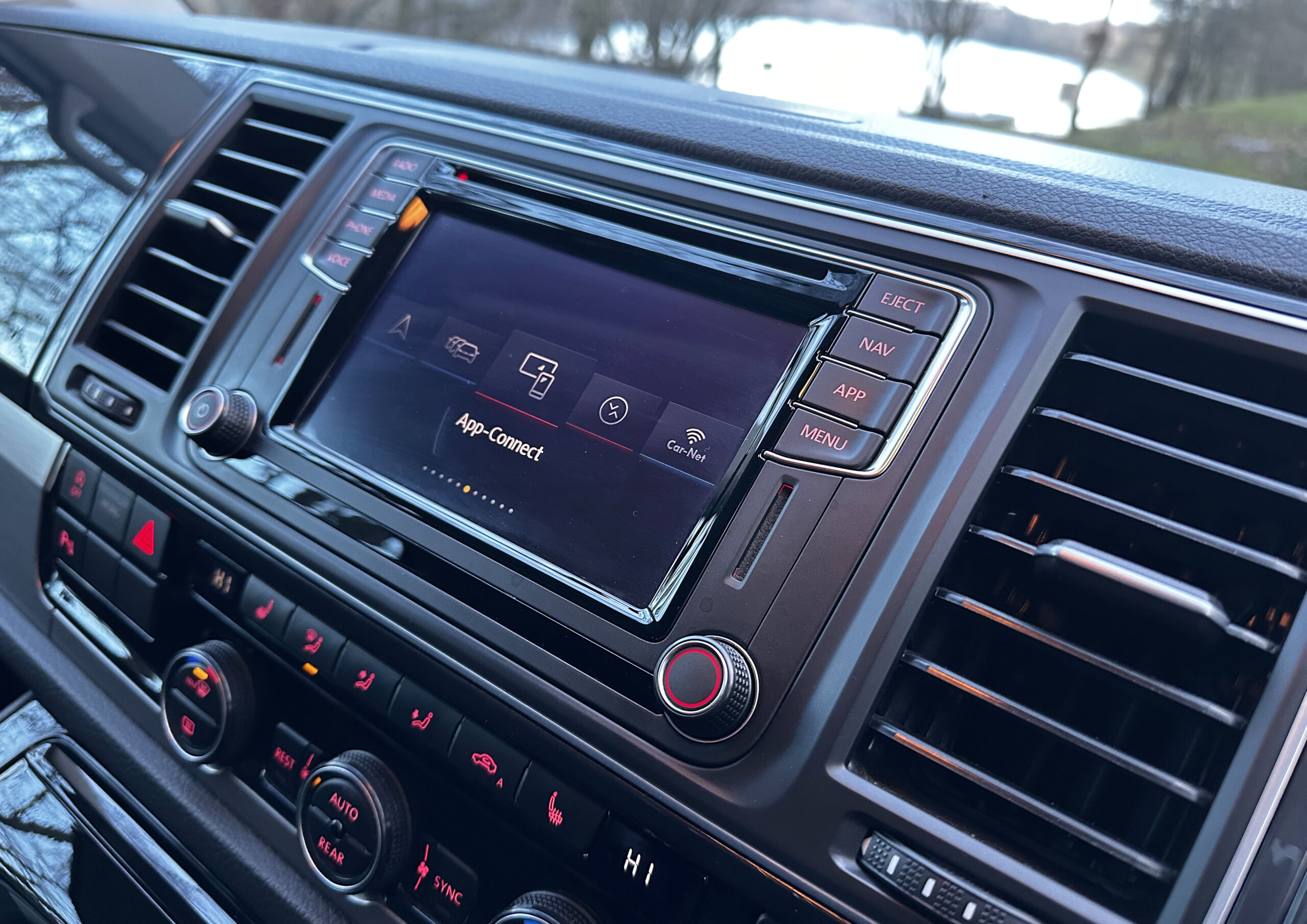 VW Caravelle - 92,550 Miles - LWB - Indian Grey - Image 42