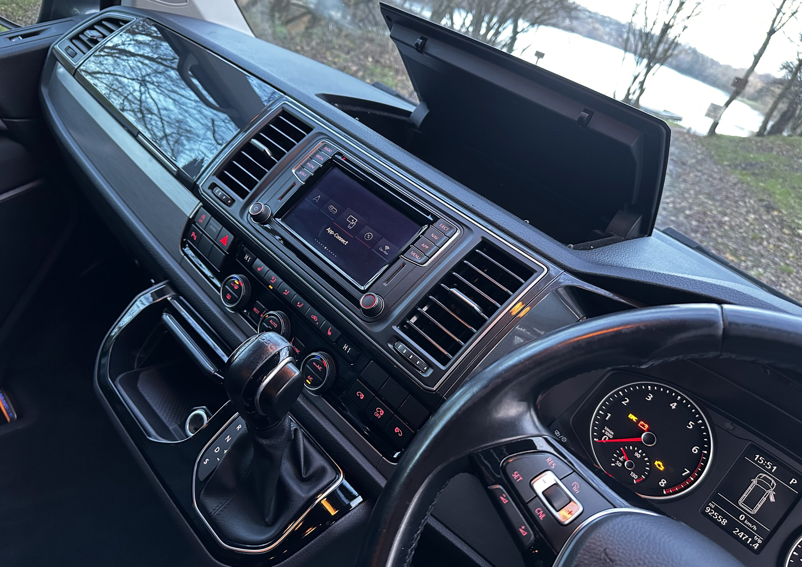 VW Caravelle - 92,550 Miles - LWB - Indian Grey - Image 41