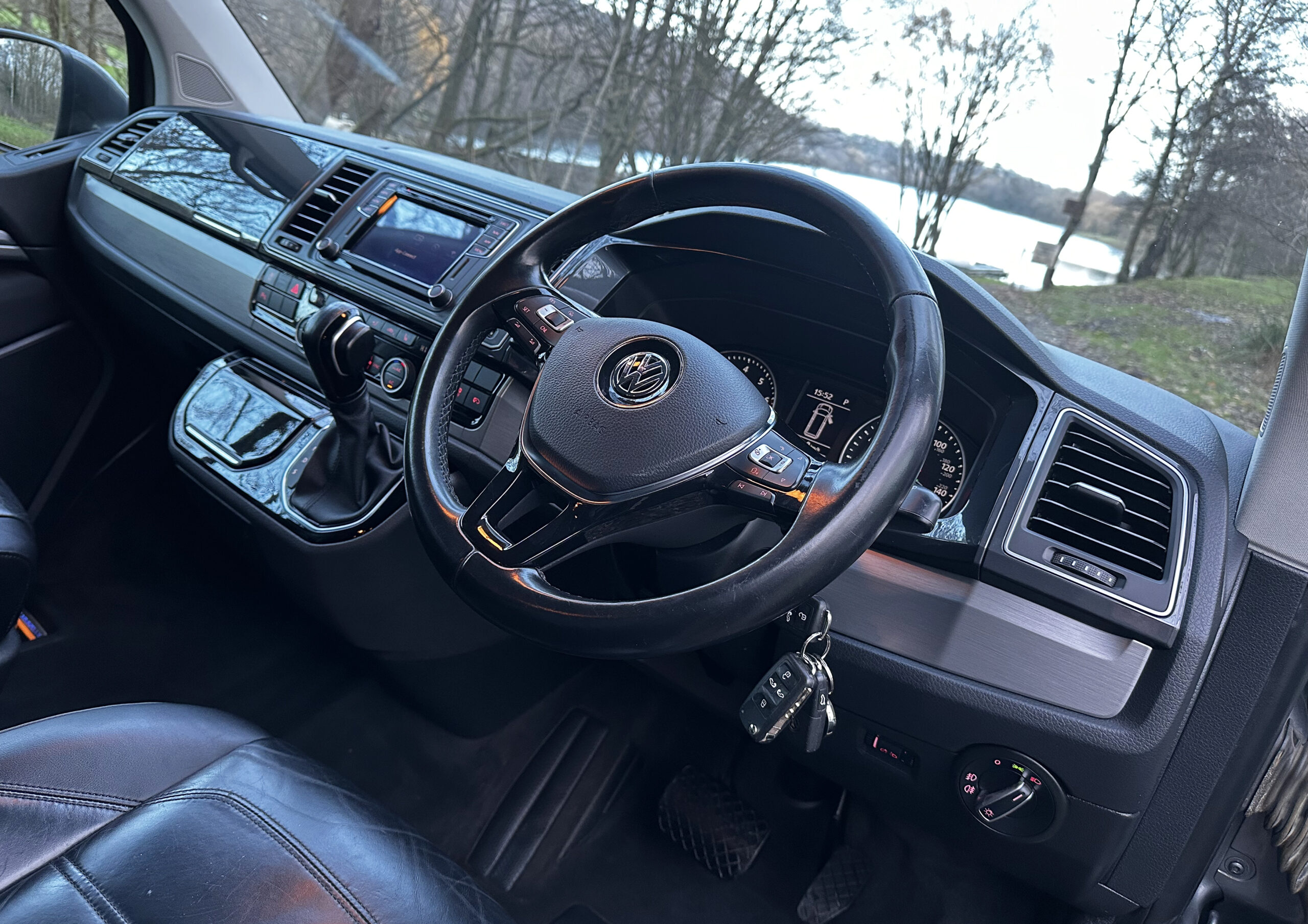 VW Caravelle - 92,550 Miles - LWB - Indian Grey - Image 44