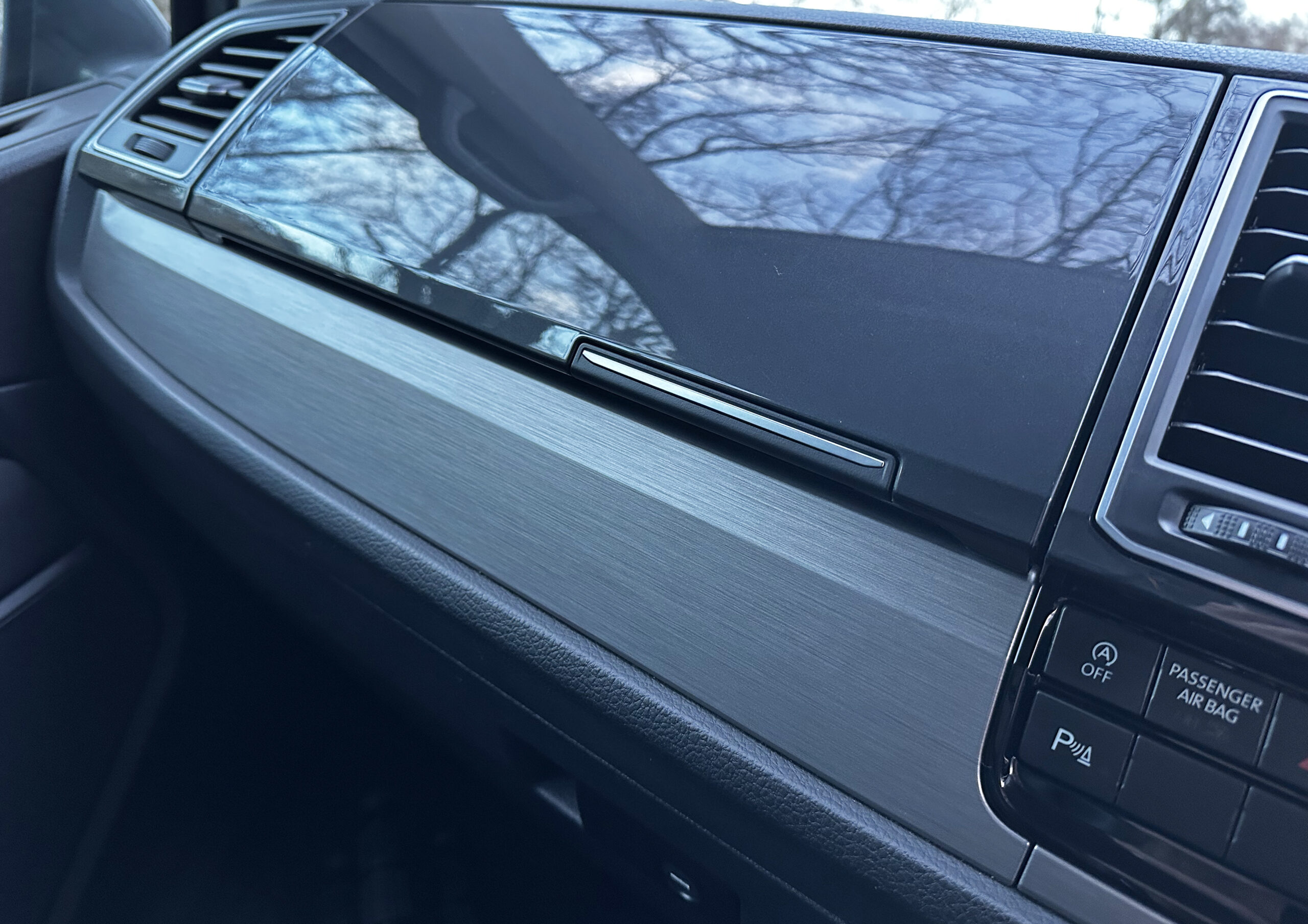 VW Caravelle - 92,550 Miles - LWB - Indian Grey - Image 48