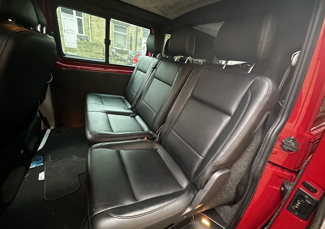 VW Transporter Kombi - Highline - T32 - SWB - Red - Image 8