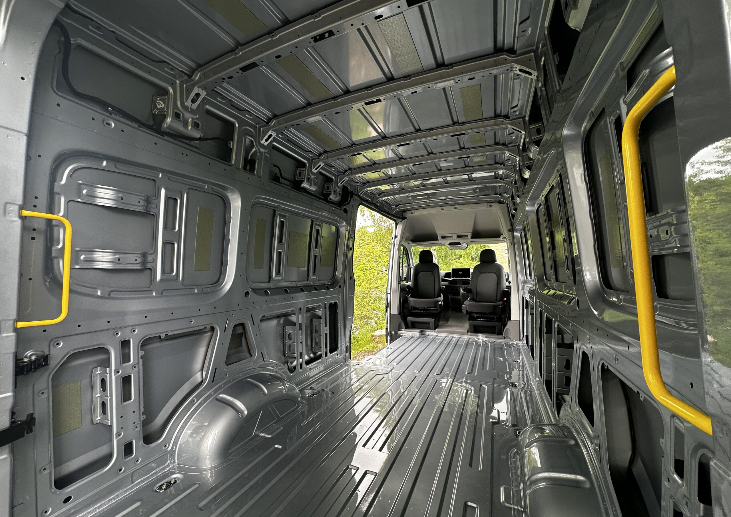 MAN TGE 3.180 – XS Auto – 4X4 LWB – Oyster Silver – BRAND NEW – Camper Spec - Image 10