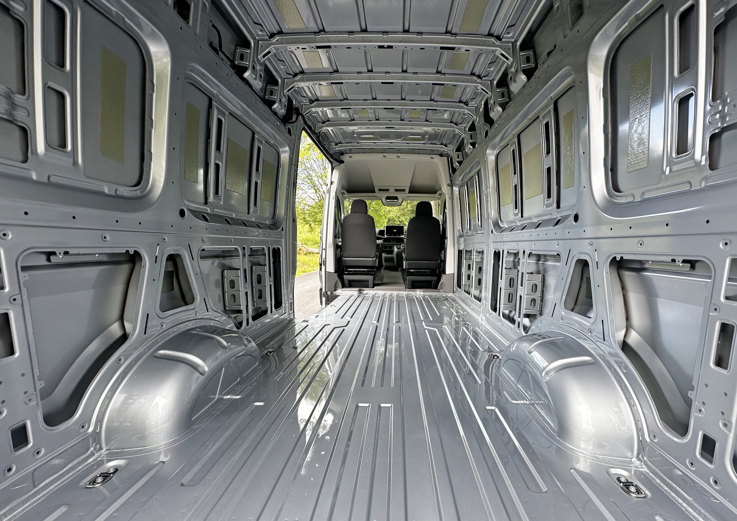 MAN TGE 3.180 – XS Auto – 4X4 LWB – Oyster Silver – BRAND NEW – Camper Spec - Image 16