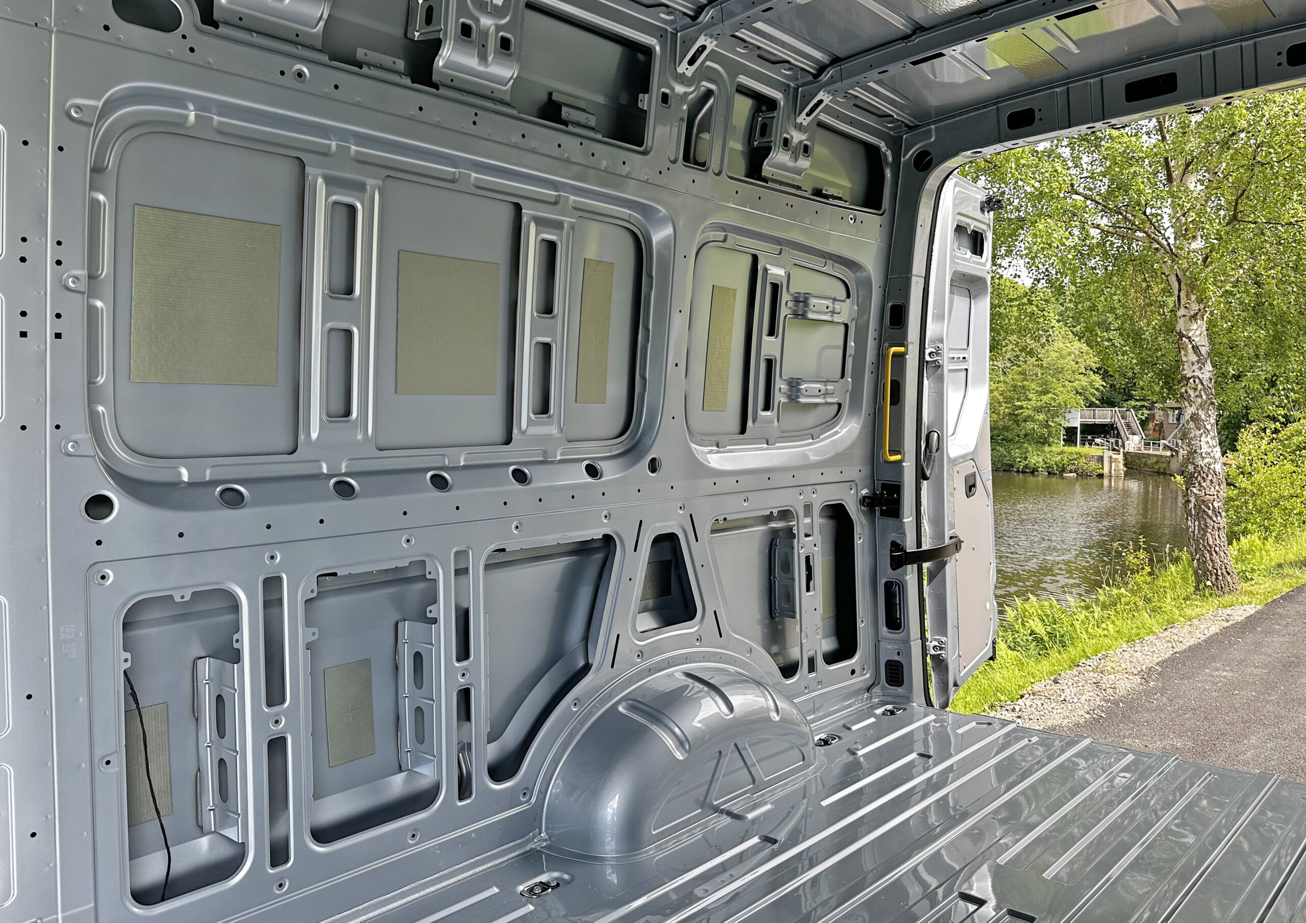 MAN TGE 3.180 – XS Auto – 4X4 LWB – Oyster Silver – BRAND NEW – Camper Spec - Image 17